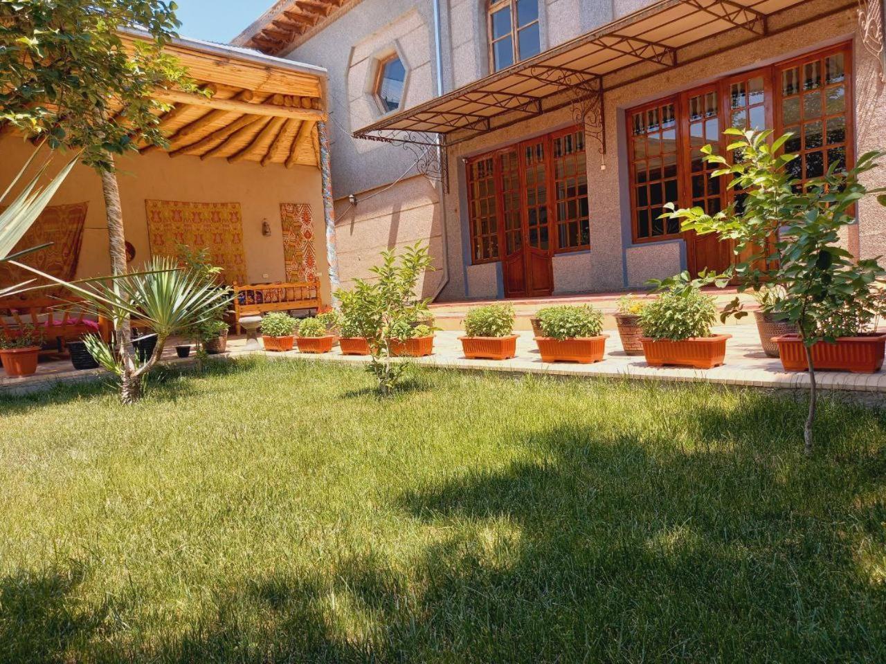 Guest House Ikathouse Marghilon Exterior photo
